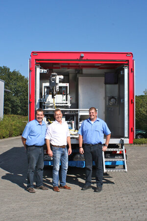 Übergabe eines Kanalinspektionsfahrzeugs mit Thomas Evers