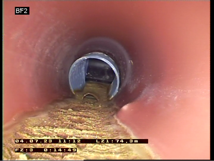 Aufnahme Kanalrohr teilgefüllt