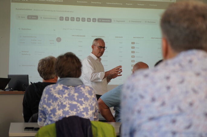 Aufnahme von Referent Arno Jugel aus dem Publikum