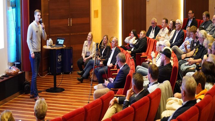 IBAK Seminarreise "Rund ums Rohr" 2024 Eröffnung durch Dorian Hunger