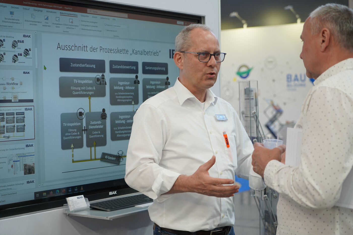 IBAK Rückblick Messebesuch IFAT 2024 Personen im Gespräch