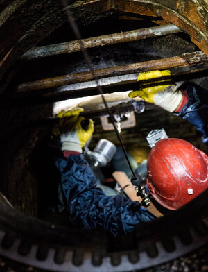 Schachteinstieg per Leiter