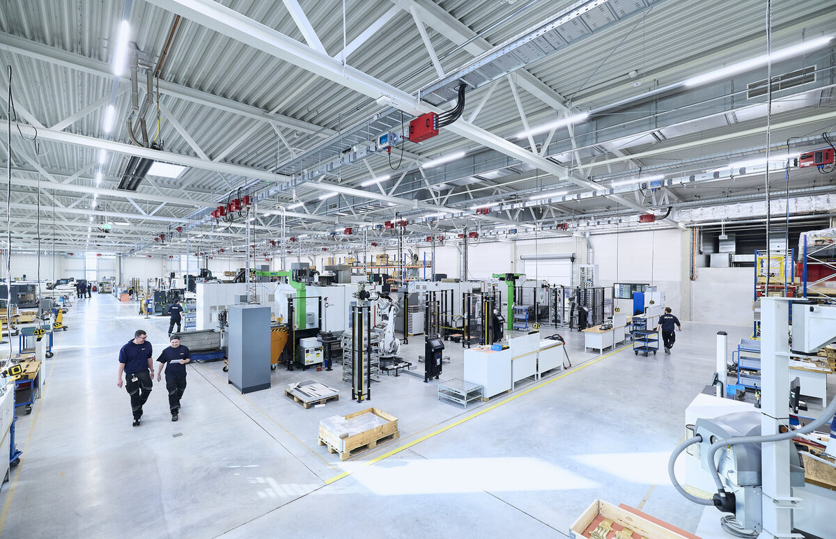 IBAK Produktion Fertigung Automation Roboter Maschinenpark Made in Germany