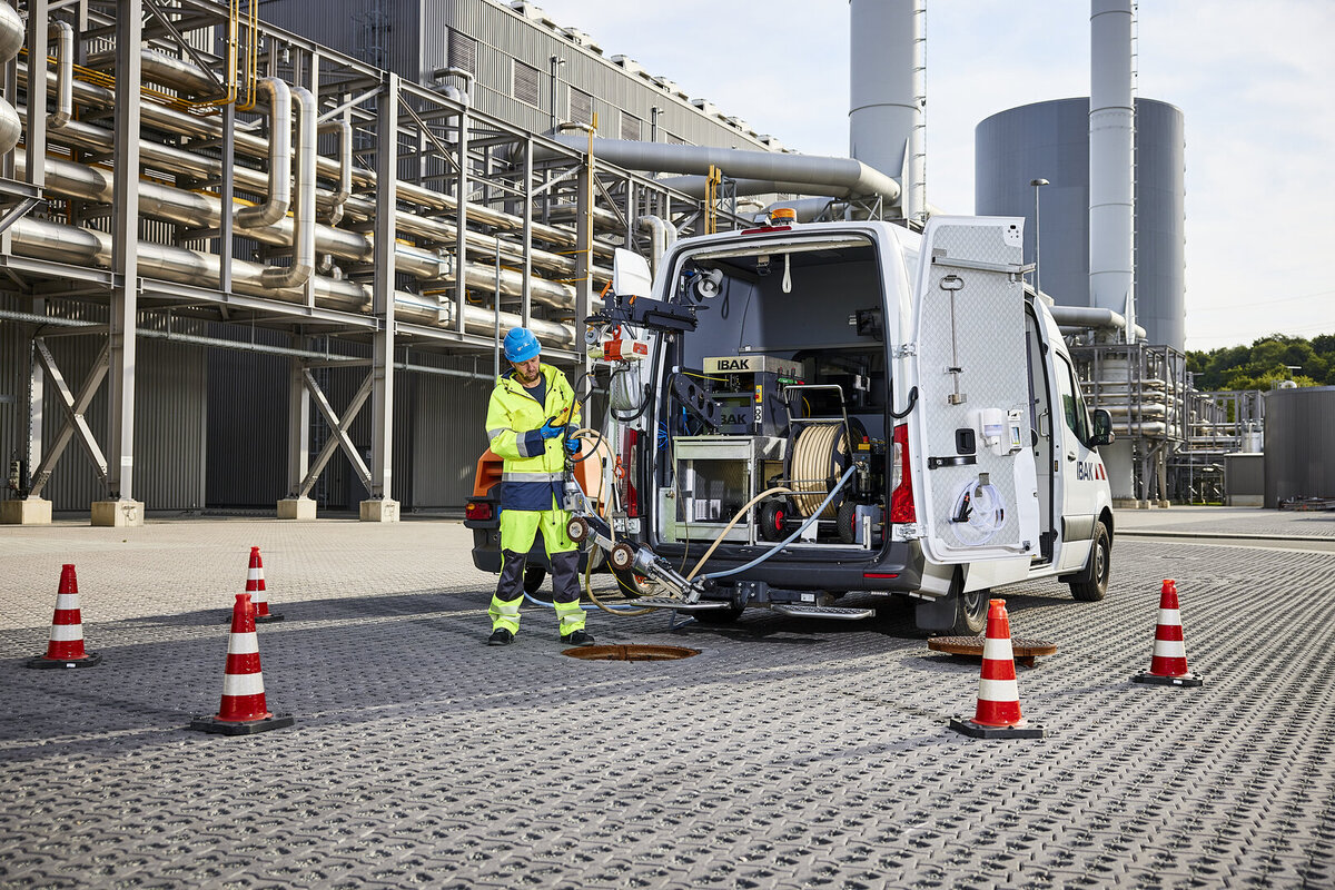 IBAK Fahrzeugsystem für die Kanalsanierung MicroGator Air